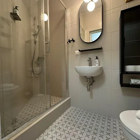 Luxury With Sauna In Center شقة *